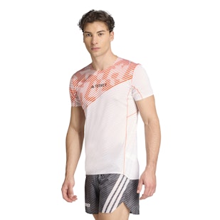 Main image showing a product in the gallery