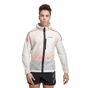 Main image showing a product in the gallery