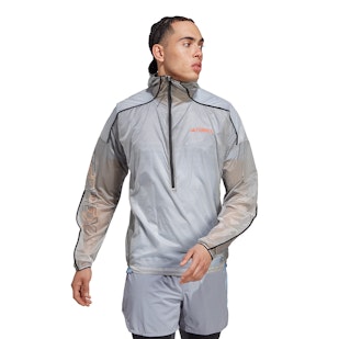 Main image showing a product in the gallery