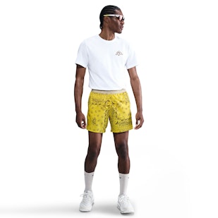 Main image showing a product in the gallery