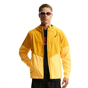 Main image showing a product in the gallery