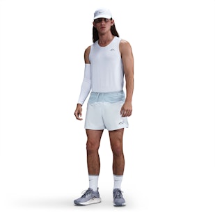 Main image showing a product in the gallery