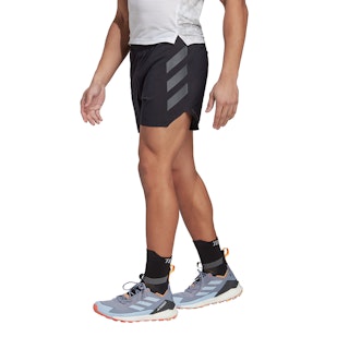 Main image showing a product in the gallery