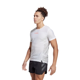 Main image showing a product in the gallery