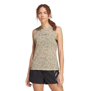 Main image showing a product in the gallery