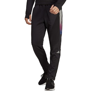 Main image showing a product in the gallery