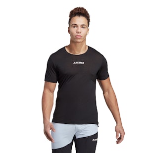 Main image showing a product in the gallery